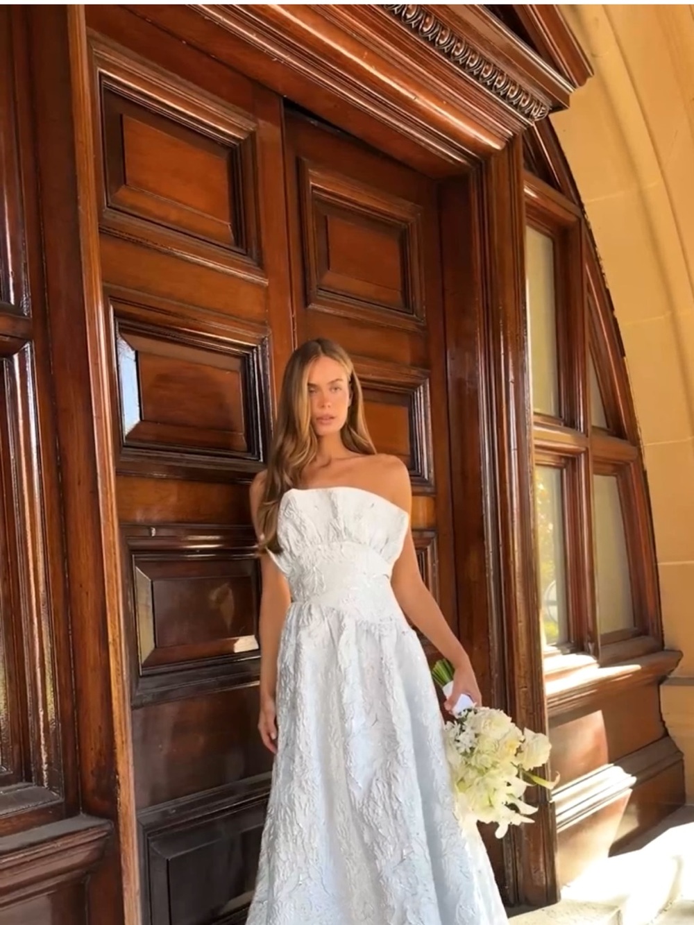 Elliatt Strapless White Lace Gown, NWT, Small